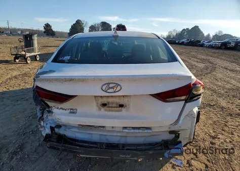 2017 Hyundai Elantra Se z USA, uszkodzony, nr VIN 5NPD74LF5HH141553